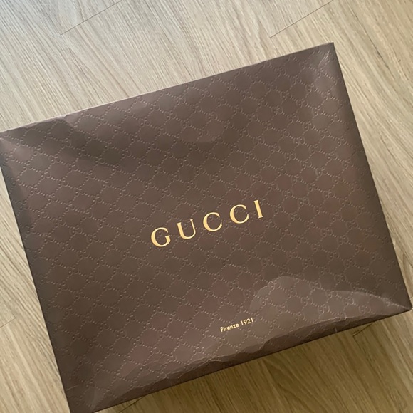 Gently used Gucci bag - Picture 4 of 6